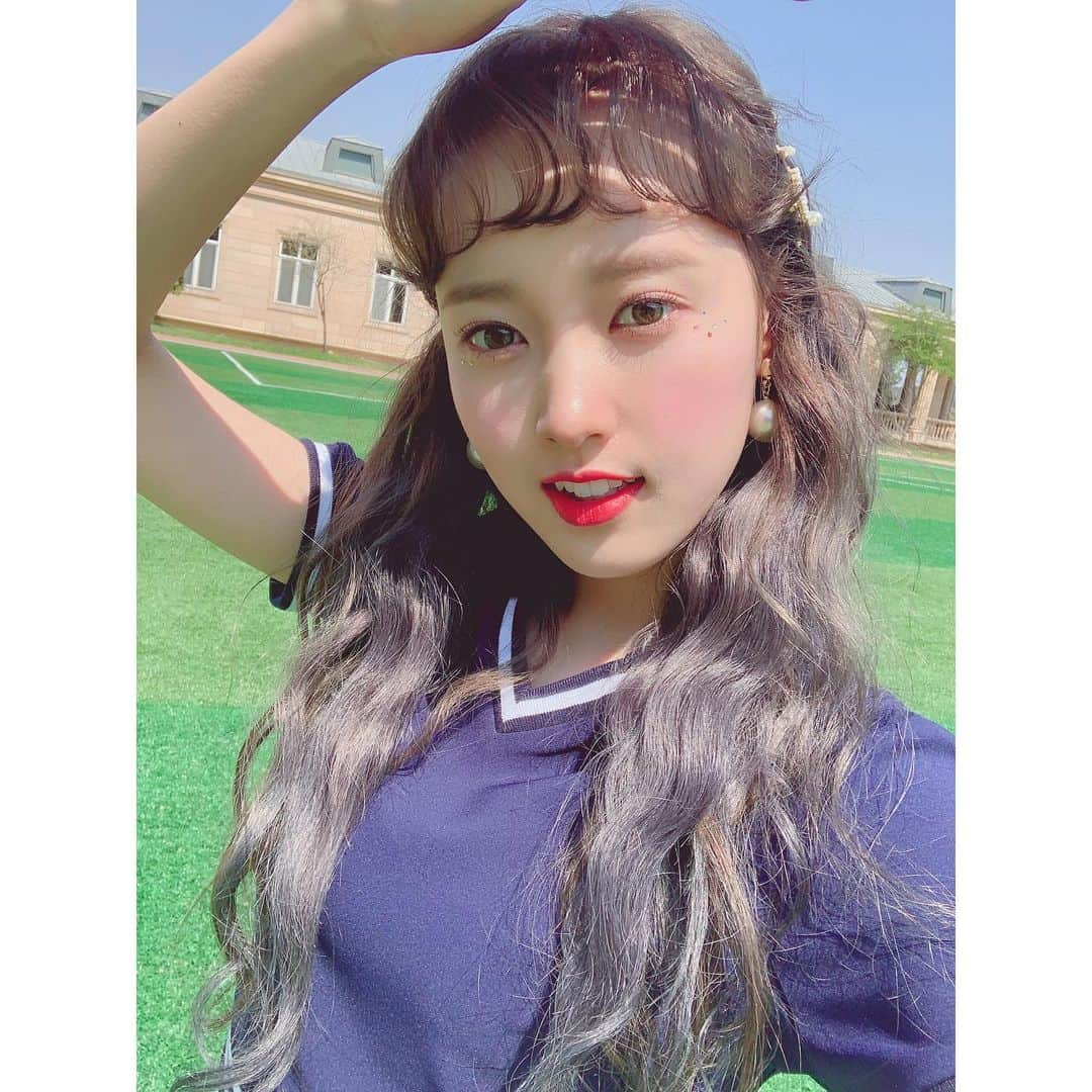 Weki Mekiさんのインスタグラム写真 - (Weki MekiInstagram)「[#윜밐시선] . 오늘 부터 잠재웠던 갤러리를 열어보려구요 깨워나랏 🤩  Lock ver. 1  운동장위 세이🌱 . #자켓 #비하인드 #Lock #세이 #🌱 #위키미키 #WekiMeki」6月7日 15時37分 - weki_meki