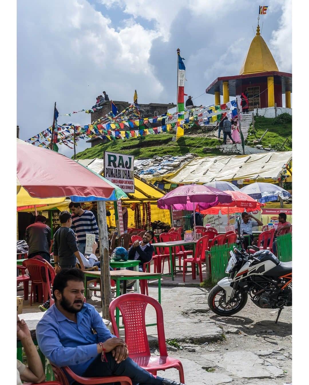 National Geographic Travelさんのインスタグラム写真 - (National Geographic TravelInstagram)「Photo by @hoffmanbrendan | Marhi, India - a cluster of cafes and a temple comprise a needed rest stop for travelers ascending the winding roads to the nearly 4000 meter high Rohtang pass on the Leh-Manali Highway in Himachal Pradesh, northern India. #india」6月7日 16時08分 - natgeotravel