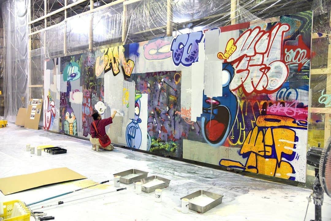 村上隆さんのインスタグラム写真 - (村上隆Instagram)「Super dead line! I have to do! @beyondthestreetsart  colabo painting w @madsaki @tengaone @fukitalltokyo & @t_kaseno @shisho_kaikaikiki & Team Miyoshi.」6月7日 16時13分 - takashipom