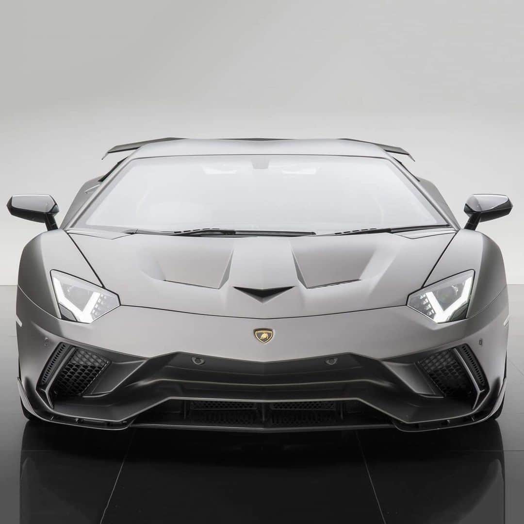 HYPEBEASTさんのインスタグラム写真 - (HYPEBEASTInstagram)「#hypeAF: @onyxconceptofficial has added its bespoke touch to the @lamborghini Aventador. Named the Aventador SX, this custom supercar takes on Onyx Concept’s signature matte-black shade with bodywork that’s equally stealthy, diamond-shaped windows that enhance the look of the engine and multi-spoke wheels in a bronze color. Photo: Onyx Concept」6月7日 16時19分 - hypebeast