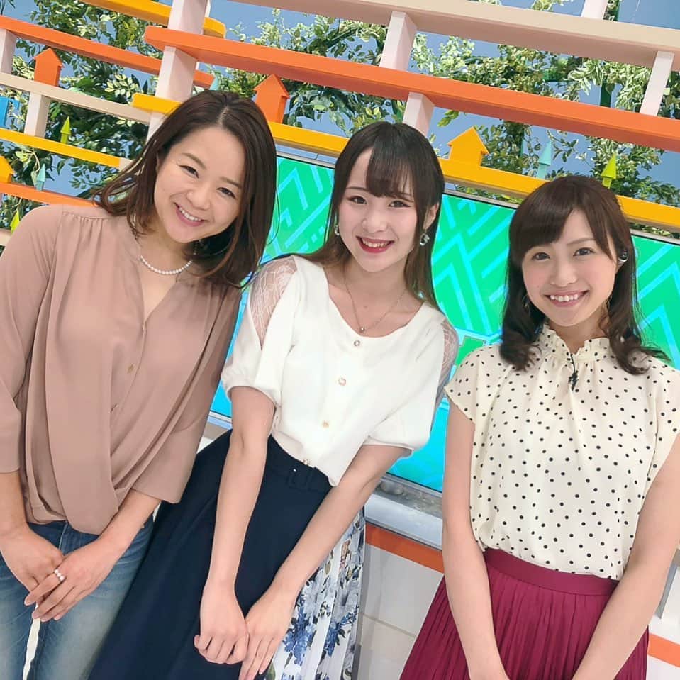 南條早紀のインスタグラム：「あしたはフルサタ〜😊 . 先週の放送後、女子メンバーで♪ #Tomomi さんと ゲストの#ぶらっくすわん ちゃん❤️ . 今週もおふたりともご出演です😘🍀 . さて、あしたのフルサタは… . ♪どれにしようかな 神様の言うとおり〜 . という、子どもの頃誰もが一度は 歌ったであろう歌、いろんなバージョンがあること、 皆さんご存知でした？😳 リサーチしてきましたよ〜！！✨ . 他にも#夜高祭り を#コンシェルジュ。 #クマムシ の #クマップ は #学生の街 #五福 を調査✨ #ファンタジーオンアイス2019 の情報も❤️ . 土曜 昼 11:24〜 ぜひご覧ください♪」