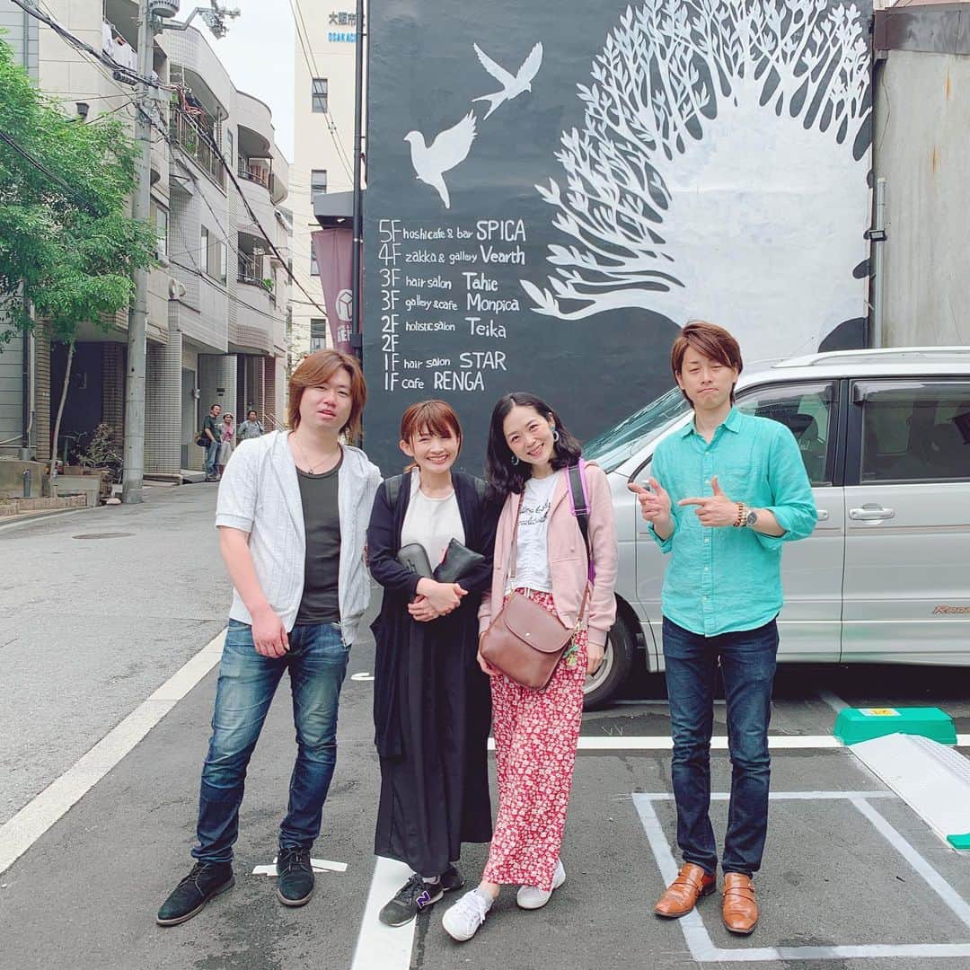 上野まなさんのインスタグラム写真 - (上野まなInstagram)「大阪 #星カフェspica  にて、プラネタリウムLive♫ 神秘的な空間だったな😇 真っ暗な照明の中、音楽と言葉で星空の旅✨  思い出に残るステージとなりました🌌🌟🌏💫 ありがとうございました♡  #プラネタリウム #live #ウクレレ弾き語り #上野まな #林ももこ  ギタリスト#渡邊幸啓 #石神裕也」6月7日 16時43分 - managram18