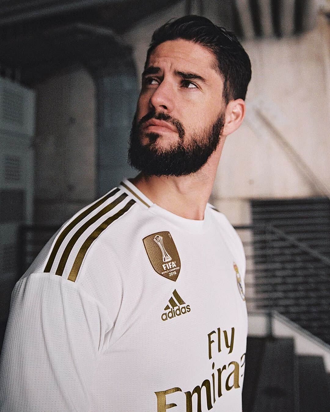 adidas Footballさんのインスタグラム写真 - (adidas FootballInstagram)「Demand glory. Introducing the new 2019/20 @realmadrid Home kit, exclusively available now through adidas and official club stores. #DareToCreate . Find out more: www.adidas.com/Real_Madrid . #Football #Soccer #adidasFootball」6月7日 17時00分 - adidasfootball