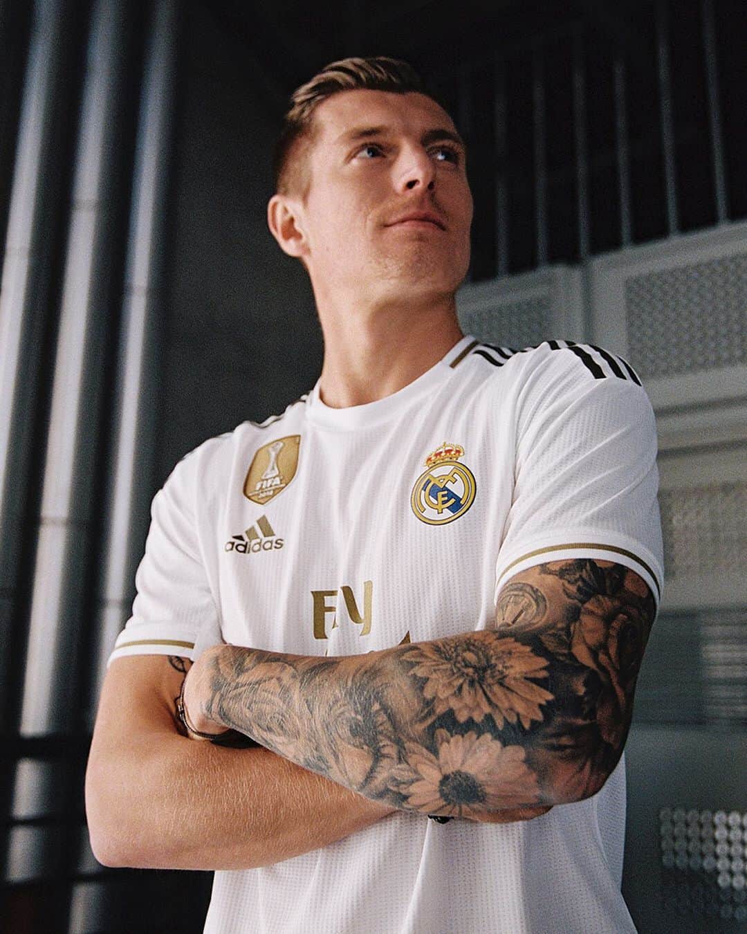 adidas Footballさんのインスタグラム写真 - (adidas FootballInstagram)「Demand glory. Introducing the new 2019/20 @realmadrid Home kit, exclusively available now through adidas and official club stores. #DareToCreate . Find out more: www.adidas.com/Real_Madrid . #Football #Soccer #adidasFootball」6月7日 17時00分 - adidasfootball