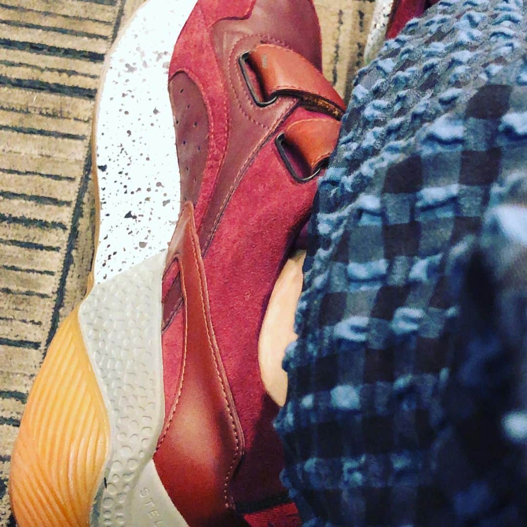 阿部洋子さんのインスタグラム写真 - (阿部洋子Instagram)「👟👞👢👡👠 #今日の靴  #shoes #shoeslover #shoestyle #shoesaddict #shoesoftheday #sotd #ootd #梅雨入り」6月7日 17時08分 - hirocoring