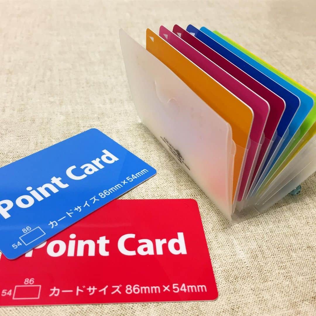 リヒトラブ 公式さんのインスタグラム写真 - (リヒトラブ 公式Instagram)「. AQUA DROPsシリーズのポイントカードホルダーは、ついつい増えてしまうポイントカードの保管や整理にぴったりです。ジャバラに大きく開いてすぐにカードを見つけられるので、「あれ、あのカードどこにしまったっけ？」と探す時間を短縮できます。 .  Point Card Holder This AQUADROPs Point Card Holder is perfect to storage or organize your point cards. It opens like accordion so you can find the card quickly. . #aquadrops #アクアドロップス#ポイントカードホルダー#pointcardholder #lihitlab #リヒトラブ」6月7日 17時12分 - lihitlab._official