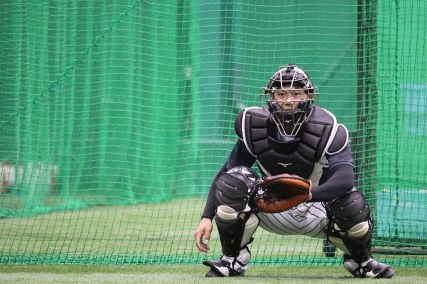 阪神タイガースさんのインスタグラム写真 - (阪神タイガースInstagram)「今日から甲子園に帰ってきての3連戦です！試合前の室内での練習の様子です！ #ランディメッセンジャー 選手 #守屋功輝 選手 #岩田稔 選手  #近本光司 選手 #原口文仁 選手 #阪神タイガース #ぶち破れオレがヤル」6月7日 17時13分 - hanshintigers_official