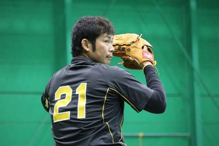 阪神タイガースさんのインスタグラム写真 - (阪神タイガースInstagram)「今日から甲子園に帰ってきての3連戦です！試合前の室内での練習の様子です！ #ランディメッセンジャー 選手 #守屋功輝 選手 #岩田稔 選手  #近本光司 選手 #原口文仁 選手 #阪神タイガース #ぶち破れオレがヤル」6月7日 17時13分 - hanshintigers_official