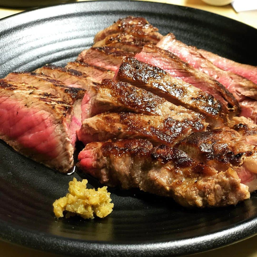 虎牙光揮さんのインスタグラム写真 - (虎牙光揮Instagram)「頂き物のステーキをミディアムレアで美味しく頂きました･･･あぁ〜幸せ🥩 #steak #delicious #yummy #losangeles #california #usa #アメリカ生活 #ステーキ最高」6月7日 17時32分 - mickeykoga