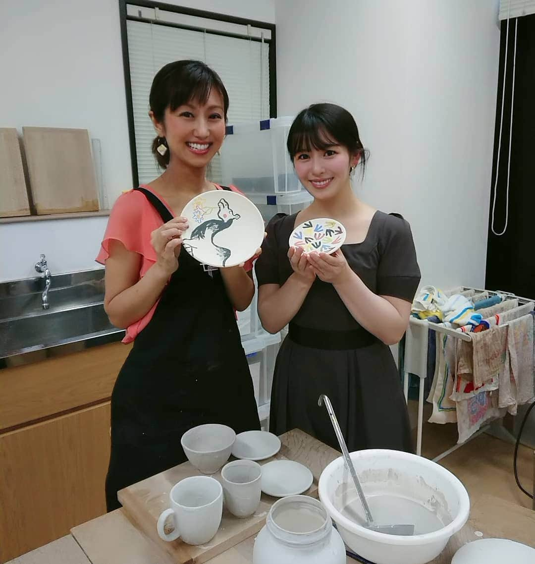 玉木碧さんのインスタグラム写真 - (玉木碧Instagram)「酒井さんの陶芸🍵 絵は私たちが描いたものではなく、アーティストの方が描いたものを拝借しました🤣 こんなかわいい絵かけたらいいのにな～😳 #トウキト #toukito #酒井千佳 さん #陶芸 #陶芸教室 #習い事 #趣味 #セントフォース #フリーアナウンサー #玉木碧」6月7日 17時38分 - tamaki_aoi.official