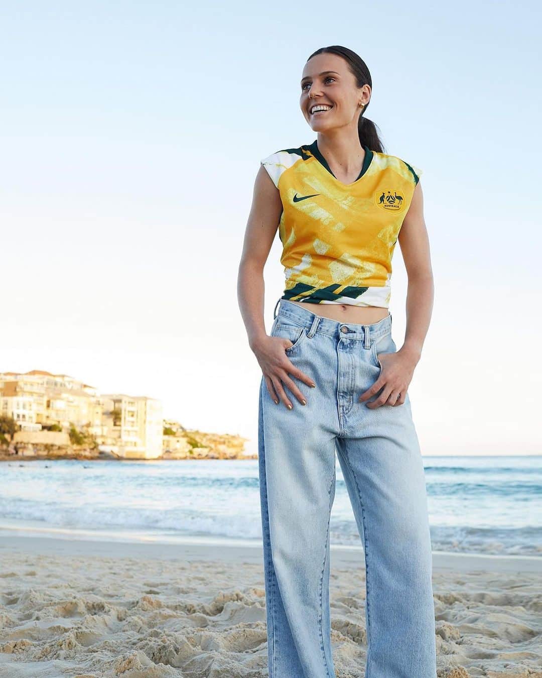 Vogue Australiaさんのインスタグラム写真 - (Vogue AustraliaInstagram)「“I’ve had a lot of setbacks and a lot of people who said I wouldn’t make it,” the Matildas’ #HayleyRaso shares with Vogue ahead of the 2019 FIFA Women's World Cup. “It’s just about continually proving yourself and working hard. If you have a dream you can reach it.” Read more about Raso’s incredible journey (the 24-year-old football star broke her back in August 2018) via the link in the bio.」6月7日 17時41分 - vogueaustralia