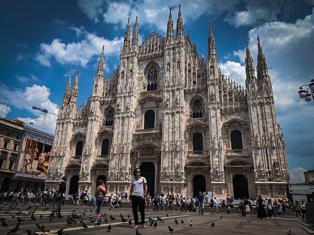 パヴェル・ドローストさんのインスタグラム写真 - (パヴェル・ドローストInstagram)「Buongiorno!☀️🇮🇹 #milano #italy #mammamia #travel #ciaobella #италия #милан #architecture #city #visitmilano」6月7日 17時54分 - pashka_drozd