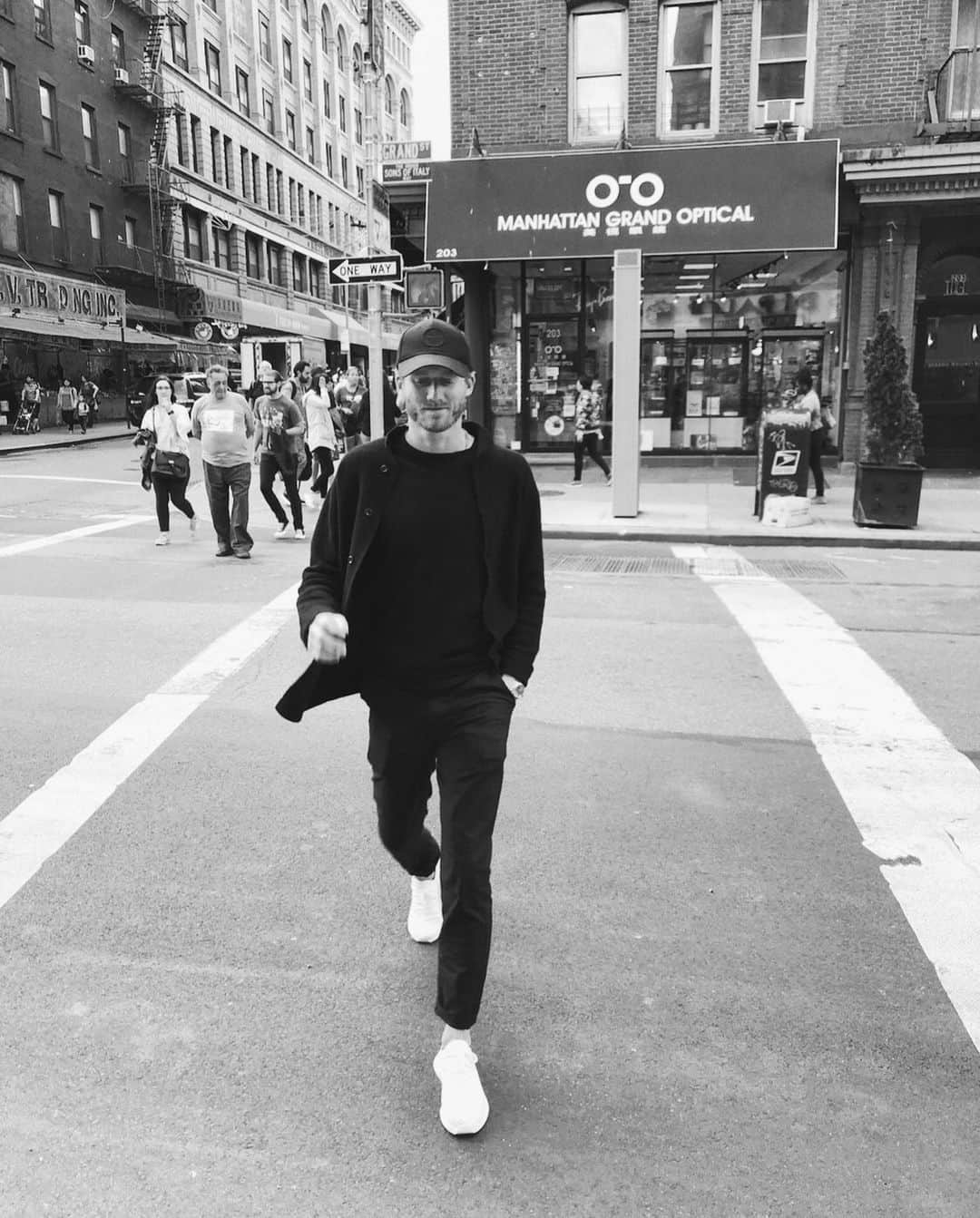 アンドレ・シュールレさんのインスタグラム写真 - (アンドレ・シュールレInstagram)「walking into the weekend 🙌」6月7日 17時50分 - andreschuerrle