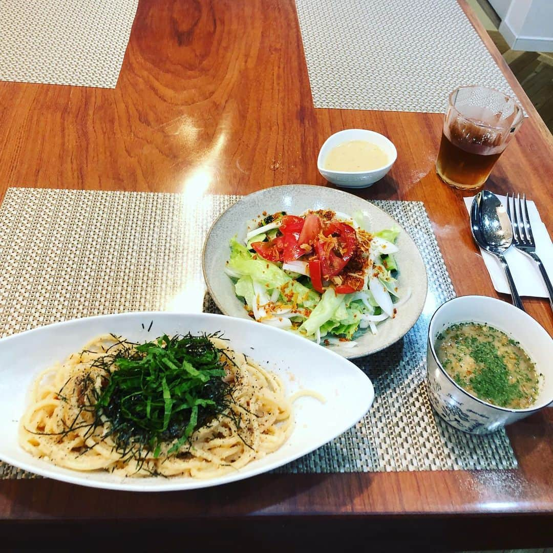 金村義明さんのインスタグラム写真 - (金村義明Instagram)「#晩飯#明太子スパゲティ＆サラダ#アロン#金曜日＃バラいろダンディ生放送#ニコニコ動画生放送#松村邦洋」6月7日 17時56分 - yoshiaki_kanemura