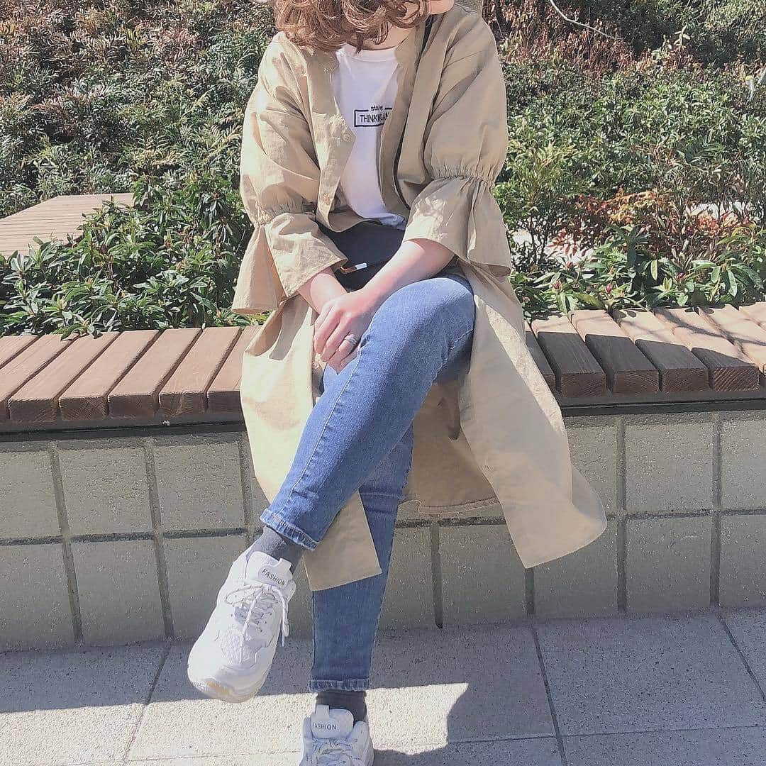 のインスタグラム：「. 皆さんはインスタグラムのショッピング機能を使ったことがありますか？実は、ショッピング機能が日本でローンチされて一年がたったのです。その記念に、6月8日（土）・6月9日（日）に原宿で「Insta shopping weekend（インスタ ショッピング ウィークエンド）」が開催されます！ . イベントでは、『COHINA（コヒナ） @cohina.official 』『PLUIE（プリュイ） @pluiehair 』『ALEXIA STAM（アリシアスタン） @alexiastam_official 』『BOTANIST（ボタニスト） @botanist_official 』『Celvoke（セルヴォーク） @celvoke.jp 』『DANDELION CHOCOLATE（ダンデライオン・チョコレート） @dandelion_chocolate_japan 』『WTW(ダブルティー) @wtwstyle 』『和気文具 @wakibungu 』の国内外の人気8ブランドが参加するんだそうです。オフラインで購入できるチャンスなのでお見逃しなく！ . 【開催場所・日時】 場所：CASE B 東京都渋谷区神宮前6丁目16番26号 （東京メトロ副都心線・千代田線「明治神宮前（原宿）駅」から徒歩約5分） 日時：6月8日(土)、9日(日) 11時～20時 . MERYでは他にも「かわいい」に近づくさまざまな情報を発信しています。 @mery.beauty コスメ・美容に特化した情報をお届け♡ @mery_spot 話題のカフェやお出かけスポットをご紹介！ こちらもぜひチェックしてみてください！ . . photo by @_nuts_72_ @pluietokyo @richam_0313 . #MERY #regram #instagram #fashion #hairstyle #cafe #먹스타그램 #옷스타그램 #패션 #머리스타그램 #카페 #ファッション #お洒落 #ヘアアレンジ #カフェ #イベント #期間限定 #期間限定ショップ #日本限定 #一周年 #原宿 #神宮前 #ヘアアクセサリー #水着 #チョコレート #文房具 #ステーショナリー #インテリア  #MERY女子 #メリー」
