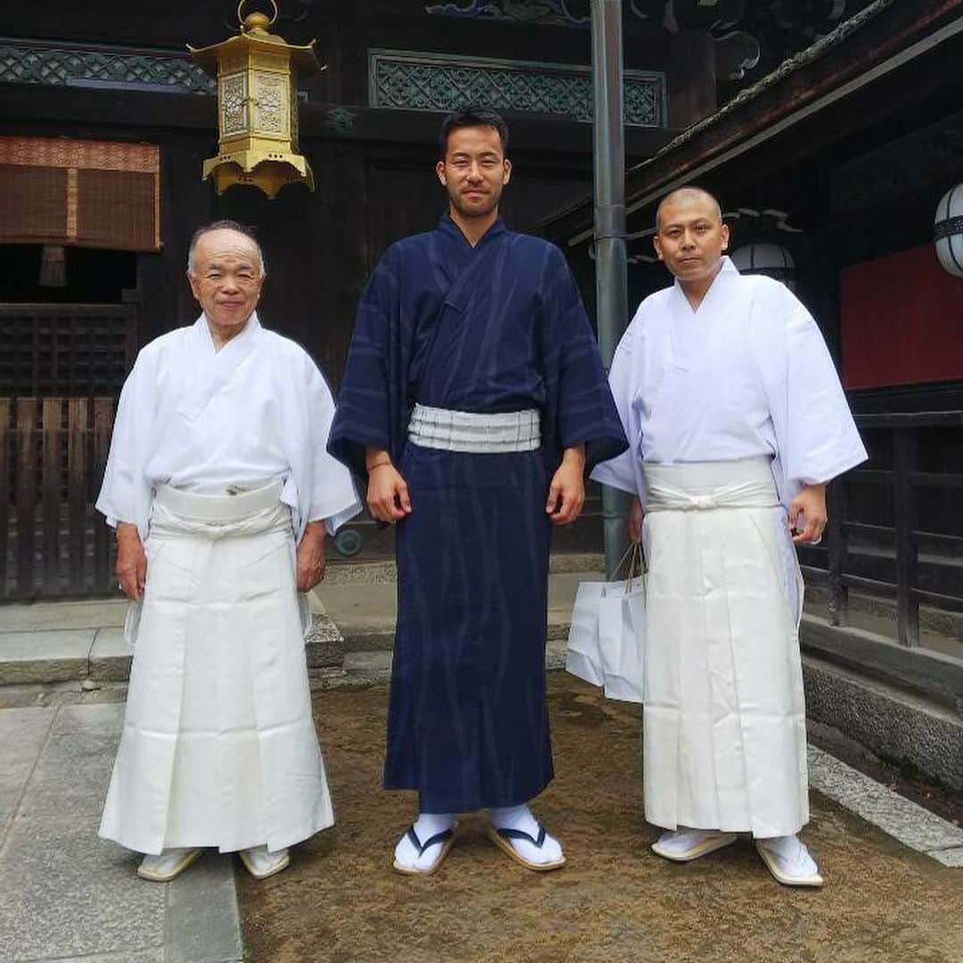 吉田麻也さんのインスタグラム写真 - (吉田麻也Instagram)「You can wash this traditional Kimono👘 今時の着物はバシャバシャ洗えて便利！ #kimono  #北野天満宮 #清水寺」6月22日 14時00分 - mayayoshida22