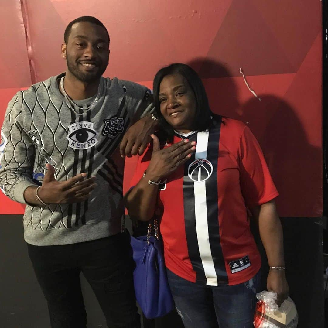 ジョン・ウォールさんのインスタグラム写真 - (ジョン・ウォールInstagram)「Happy Birthday to my Best Friend  My Heartbeat My HERO Luv ya Mom❤️」6月22日 12時41分 - johnwall