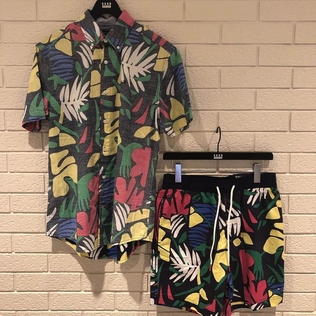 GROW AROUNDさんのインスタグラム写真 - (GROW AROUNDInstagram)「🇫🇷TOMMY HILFIGER🗽 . . 海外買付のALOHA SHIRTS、 SWIM SHORTSが続々と入荷中です‼️‼️ . . #tommyhilfiger #growaround #growaroundyokohama #growaroundnewarrivals」6月22日 12時57分 - growaround