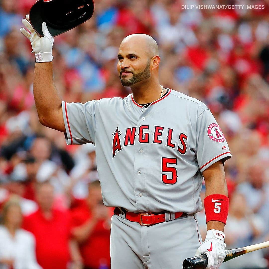 スポーツセンターさんのインスタグラム写真 - (スポーツセンターInstagram)「What a moment. Albert Pujols returns to St. Louis for the first time 👏 [SWIPE]」6月22日 12時51分 - sportscenter