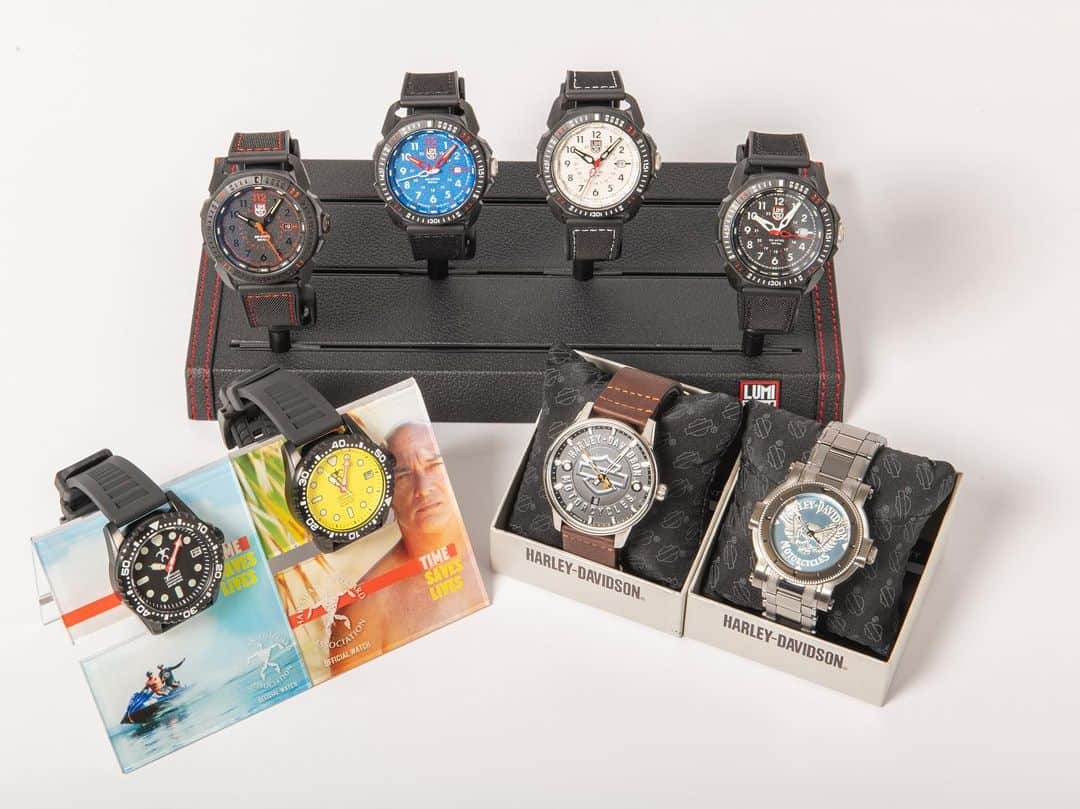 KAUKAU/カウカウハワイさんのインスタグラム写真 - (KAUKAU/カウカウハワイInstagram)「ワイキキの免税店トロリー乗り場近くのホノルルクッキーの並びにあるジャパハは時計専門店！ かなりレアな時計が揃うと話題です⌚️ 時計専門店であり、お土産・雑貨もたくさんあるので、ぜひのぞいねみてくださいね！ ◆KAUKAUウェブでは、毎日ハワイのホットな情報を更新中！プロフィールのリンクから！！◆ #hawaii #KAUKAU #Waikiki #HawaiiNews #coupon #HawaiiCoupon #restaurant #shopping #instahawaii #ハワイ #ワイキキクーポン #ハワイクーポン #カウカウ #カウカウクーポン #ハワイごはん #ハワイご飯 #お得ハワイ」6月22日 13時04分 - kaukau_hawaii