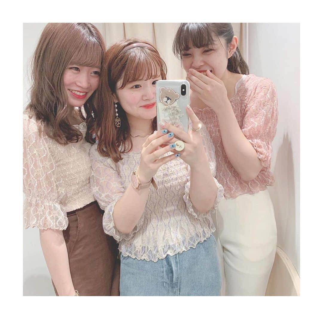 one after another NICECLAUPさんのインスタグラム写真 - (one after another NICECLAUPInstagram)「ㅤㅤㅤㅤㅤㅤㅤㅤㅤㅤㅤㅤㅤ  フェミニンムードたっぷりな レーストップスが入荷🥰🥰 ㅤㅤㅤㅤㅤㅤㅤㅤㅤㅤㅤㅤㅤ  シャーリングレーストップス #106610020 ¥3,900+tax  ㅤㅤㅤㅤㅤㅤㅤㅤㅤㅤㅤㅤㅤ  繊細な配色レースと Ladyライクなシアー感は 一目惚れ級のかわいさ🧸💕💕 ㅤㅤㅤㅤㅤㅤㅤㅤㅤㅤㅤㅤㅤ  ㅤㅤㅤㅤㅤㅤㅤㅤㅤㅤㅤㅤ ㅤㅤㅤㅤㅤㅤㅤㅤㅤㅤㅤㅤㅤ ﻿ ﻿﻿﻿﻿﻿ ﻿﻿﻿ ﻿詳細は﻿﻿﻿﻿﻿ 公式通販サイトにて公開☺︎﻿﻿﻿﻿﻿﻿﻿ ㅤㅤㅤㅤㅤㅤㅤㅤㅤㅤㅤㅤㅤ﻿﻿﻿﻿﻿﻿﻿﻿﻿ ﻿﻿﻿﻿﻿﻿﻿﻿﻿﻿﻿﻿﻿﻿ ㅤㅤㅤㅤㅤㅤㅤㅤㅤㅤㅤㅤㅤ﻿﻿﻿﻿﻿﻿﻿﻿﻿﻿﻿ プロフィール欄のURLから❤︎﻿﻿﻿﻿﻿﻿﻿﻿﻿﻿﻿﻿﻿﻿﻿﻿﻿﻿﻿ @niceclaup_official_﻿﻿﻿﻿﻿﻿﻿﻿﻿﻿﻿﻿﻿ ㅤㅤㅤㅤㅤㅤㅤㅤㅤㅤㅤㅤㅤ﻿﻿﻿﻿﻿﻿﻿﻿﻿﻿﻿﻿﻿ ﻿﻿ㅤㅤㅤㅤㅤㅤㅤㅤㅤㅤㅤㅤㅤ﻿﻿﻿﻿﻿﻿﻿﻿﻿﻿﻿ #niceclaup #niceclaup_ootd #niceclaup_2019ss #ootd #2019ss #fashion  #ナイスクラップ ﻿#レース #シミラールック #ジェネ別code #u24_niceclaup #over25_niceclaup #over29_niceclaup」6月22日 13時25分 - niceclaup_official_
