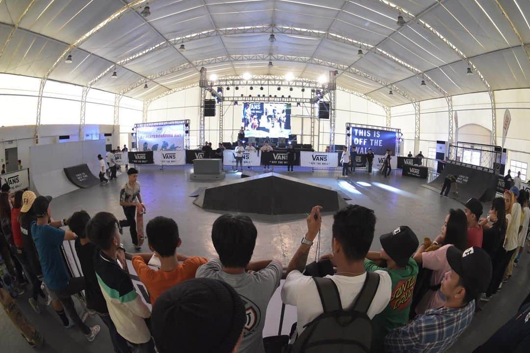 Vans Philippinesさんのインスタグラム写真 - (Vans PhilippinesInstagram)「Everything is all set! Bring the whole gang to Metrotent Convention Center and join in on a day of music, food, fun, and skateboarding! THIS IS A FREE EVENT. #GSD2019 #GoSkateboardingDay  #VansSkate #VansPhilippines」6月22日 13時36分 - vansphilippines