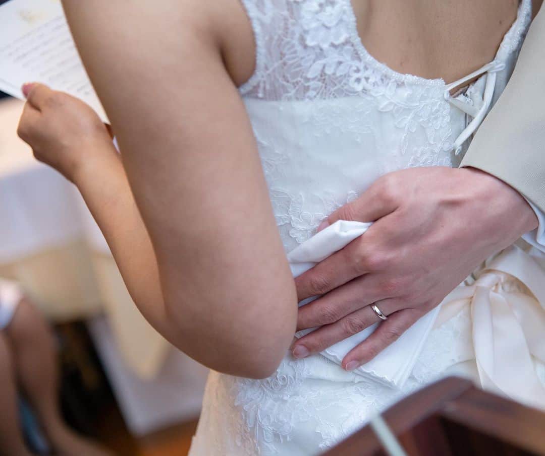 St.AQUA 東京の結婚式場 サンアクアチャペルさんのインスタグラム写真 - (St.AQUA 東京の結婚式場 サンアクアチャペルInstagram)「感謝の気持ちを込めて . ご披露宴の結びに欠かせない ご新婦様のお手紙。 . 普段なかなか伝えられない ありがとうの気持ちを込めて。 . . wedding date 2019.5.18 groom&bride K&M hair&makeup @ayumi.hm_aqua  planner Nao Orido . . #サンアクア #サンアクアチャペル #d_wedding #海の近くのウエディング #2019年夏婚 #2019年秋婚 #2019年冬婚 #挙式とお食事会 #船上パーティー #少人数ウエディング #ファミリーウエディング #ウエディングブーケ #会場コーディネート #家族婚 #家族挙式 #マタニティウエディング #パパママ婚  #ブライダルフェア #ウエディングドレス #ドレス試着 #結婚式場探し #式場探し #式場見学  #プレ花嫁 #2人挙式  #船上ウエディング #結婚式準備 #竹芝 #日本中のプレ花嫁さんと繋がりたい」6月22日 13時43分 - staquatakeshiba