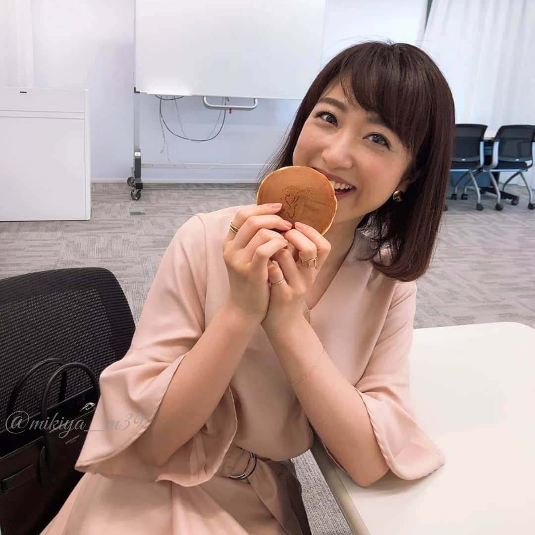 女子アナ好きみっきーさんのインスタグラム写真 - (女子アナ好きみっきーInstagram)「フリーアナ 川田裕美ちゃん❤️ 今日は、かわちゃん36歳の誕生日🎂✨ HAPPY BIRTHDAY！💓 . #川田裕美 #アナウンサー #フリーアナ #タレント #セントフォース #かわいい #ナイスバディ #あんこニスト #スキップ #hiromikawata #centforce #kawaii #cute #pretty #beautiful」6月22日 13時46分 - mikiya_m39