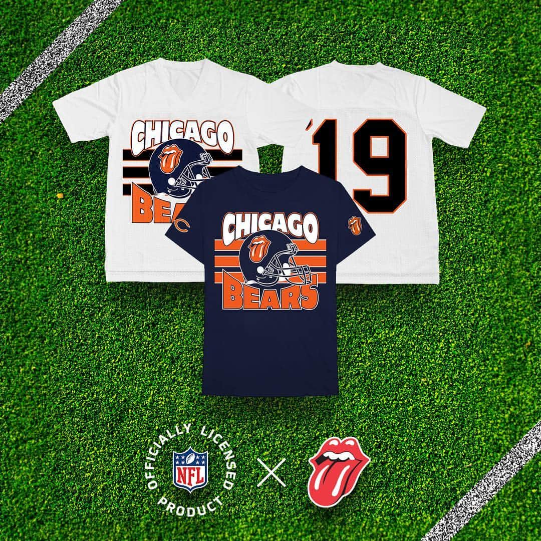 The Rolling Stonesさんのインスタグラム写真 - (The Rolling StonesInstagram)「You’ll find these @nfl x Rolling Stones tees available at the show tonight and online only in our US store! therollingstonesshop dot com #nfl #therollingstones #chicagobears #stonesnofilter」6月22日 5時22分 - therollingstones