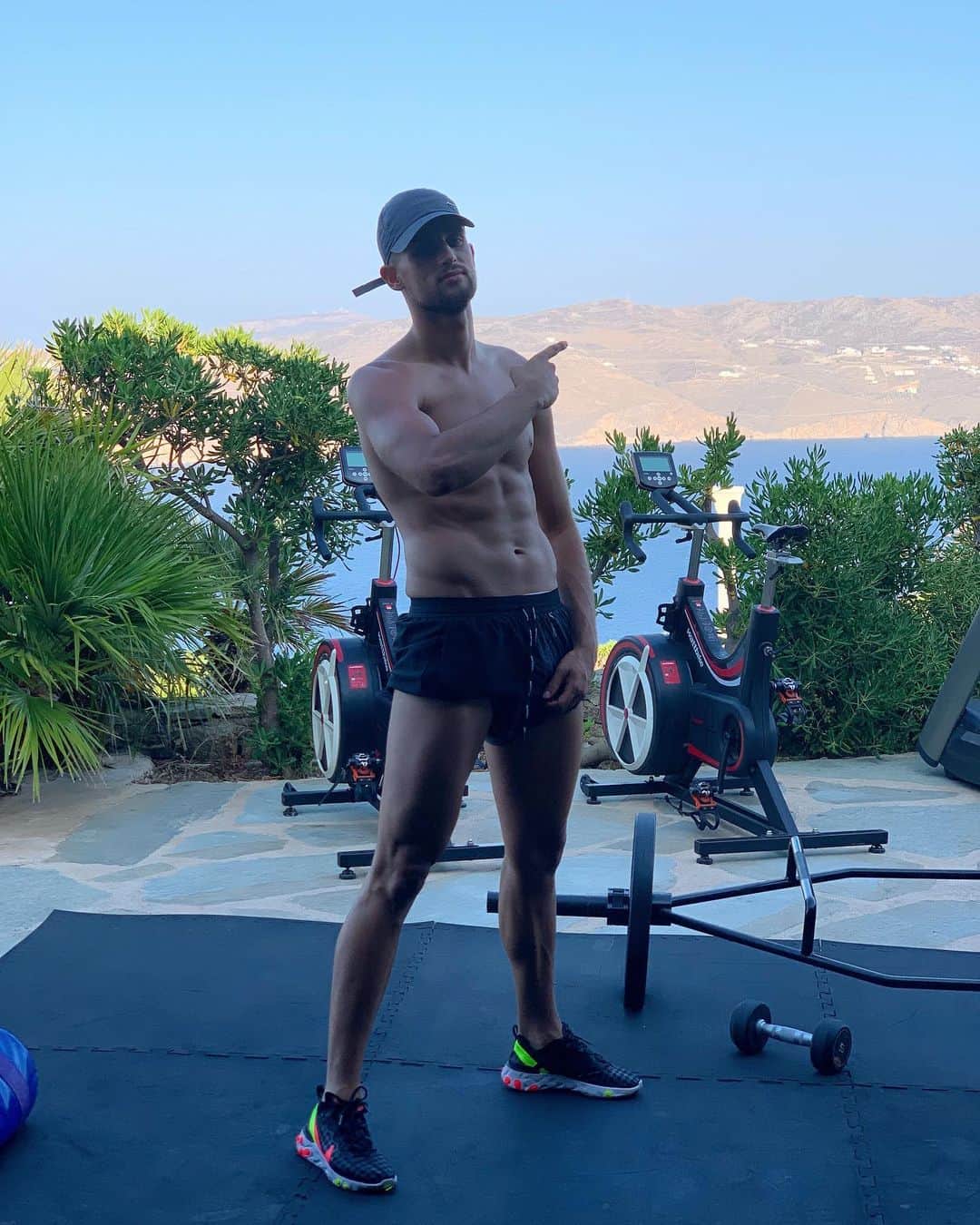 アドナン・ヤヌザイのインスタグラム：「Training with a view 💯🔥」