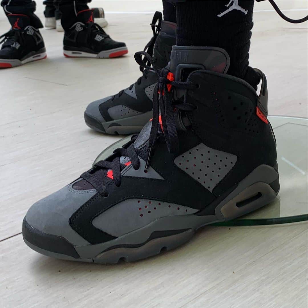 Sneaker Newsさんのインスタグラム写真 - (Sneaker NewsInstagram)「Air Jordan 6 PSG revealed in Paris. 🔥🔥🔥 Tap the link in our bio for a closer look.」6月22日 5時42分 - sneakernews