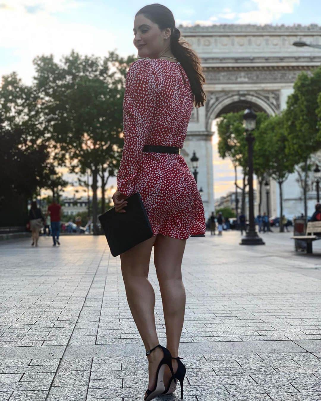 Chiquinquira Delgadoさんのインスタグラム写真 - (Chiquinquira DelgadoInstagram)「despidiendo el día ♥️ #paris  #sunsetlover #pfw19」6月22日 5時56分 - chiqui_delgado
