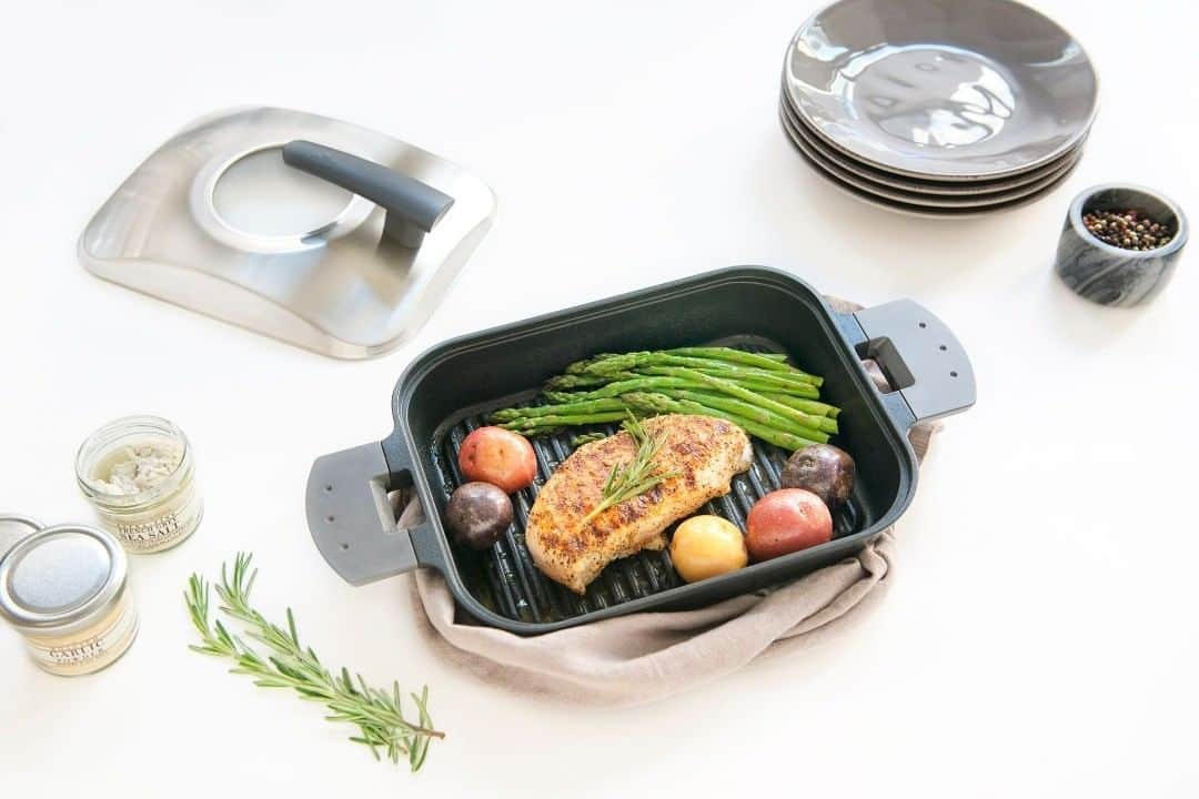 UchiCookのインスタグラム：「UCHICOOK Steam Grill gives you a new cooking method: Steaming + Grilling! Simply add water to the grill, pop on the lid, and you can get juicy and healthy results in about a third of the usual cooking time. 🙌  Don't sleep on this must-have cooking essential for summer! Find it on our website: www.uchicook.com/shop ♨ -- #uchicook #steamgrill #easyrecipes #deliciousrecipes #cookware #kitchenware #instagood #foodstagram #kitchenutensils #japanesestainlesssteel」
