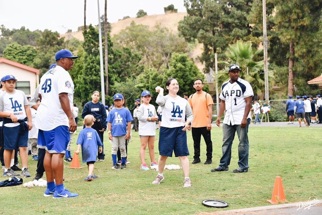 Los Angeles Dodgersさんのインスタグラム写真 - (Los Angeles DodgersInstagram)「The Dodgers kicked off @playball weekend at @lapdhq with @dugie11 and @im__ferg!」6月22日 6時30分 - dodgers