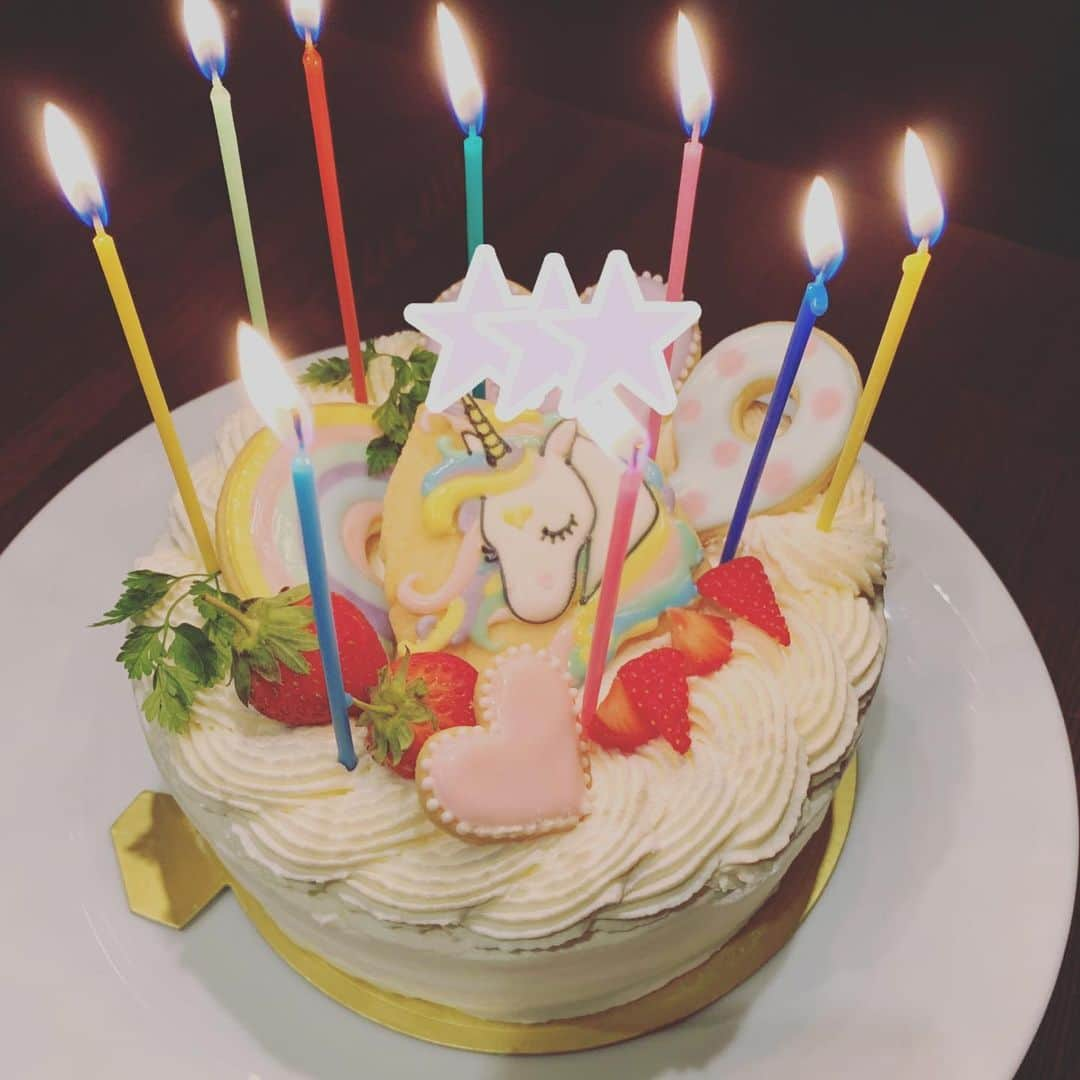 名倉潤さんのインスタグラム写真 - (名倉潤Instagram)「昨日は娘の少し早い誕生会🎊9歳まだまだ子供 君が素敵な大人になるように父は頑張るからね👍 ずっとお祝いさせてね😀 #ユニコーン🦄好き」6月22日 6時43分 - nagrat1968