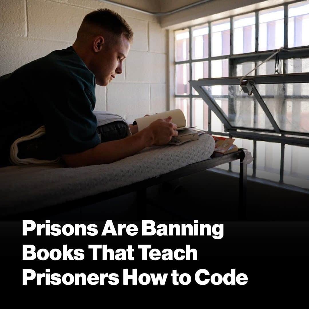 VICEさんのインスタグラム写真 - (VICEInstagram)「Oregon prisons have banned dozens of books about technology and programming, like 'Microsoft Excel 2016 for Dummies,' citing security reasons.  The state isn't alone.  Link in bio to read more.」6月22日 6時45分 - vice