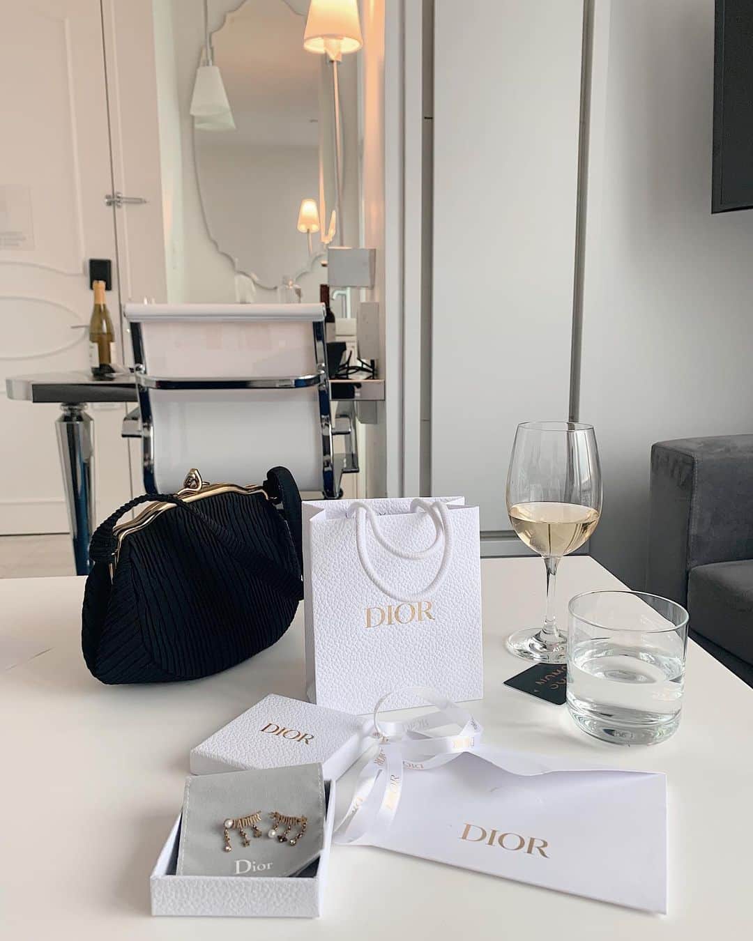 のインスタグラム：「Spoiled! Thanks mom & dad ✨」