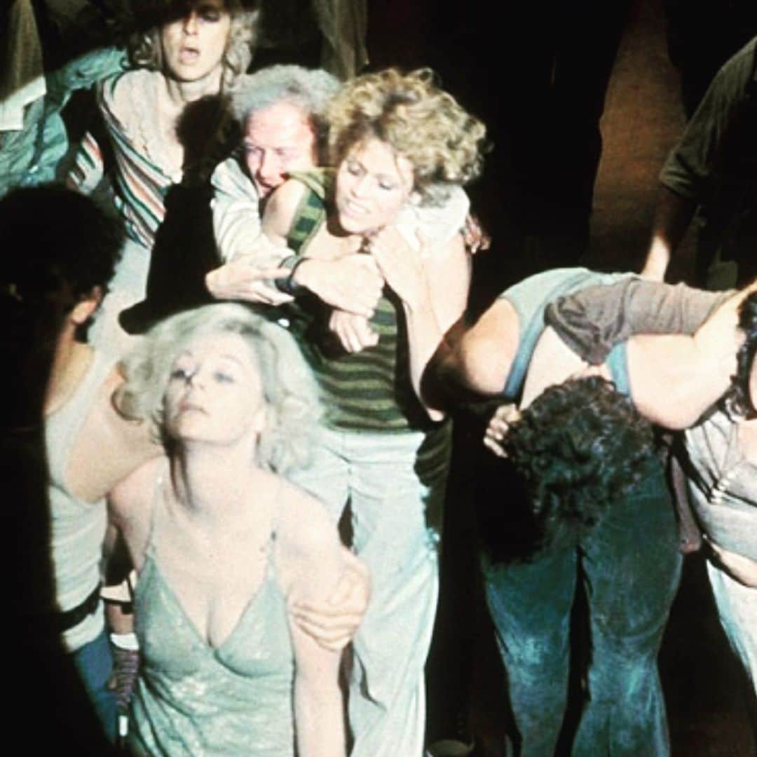 デレク ラムのインスタグラム：「Almost there....weekend. Have you seen this movie? #theyshoothorsesdon’tthey? #janefonda #hollywood70’s」