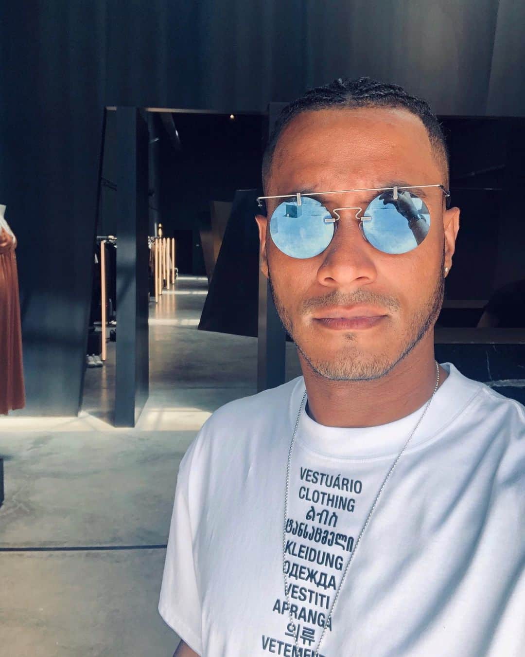 サネリー・ジェームズのインスタグラム：「🌞」