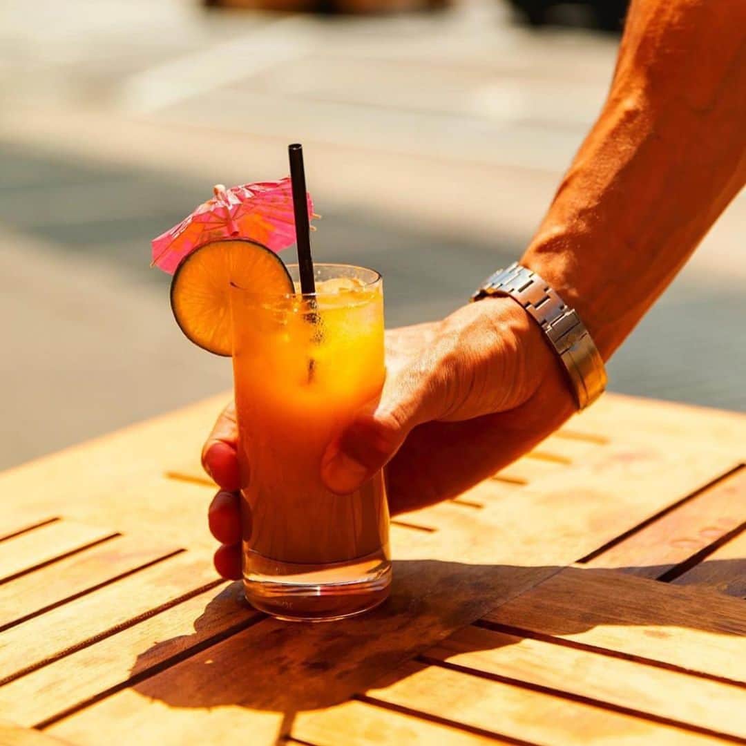 フランコ・ノリエガさんのインスタグラム写真 - (フランコ・ノリエガInstagram)「WEEKEND STARTS NOW BABY! #STAYGOLD @BABYBRASA. This is my favorite cocktail on our menu! #rocoto infused #tequila passion fruit and lime topped with sparkling water!  Recommended: take under the sun ☀️. . . . #babybrasa #tasty #weekend #passionfruit #exotic #lime #summer #cocktail #newyork」6月22日 7時40分 - franconorhal