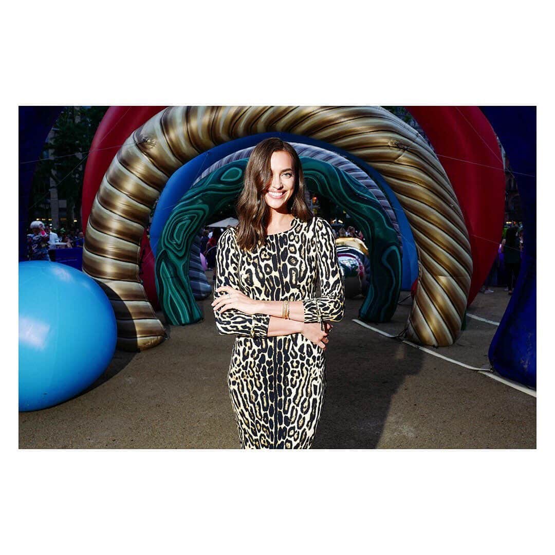 デビッドヤーマンのインスタグラム：「About last night. We celebrated the ☀️ solstice and our collaboration with @geronimo. Swipe to see highlights from our party and see the sculpture this weekend in NYC’s #MadisonSquarePark.」
