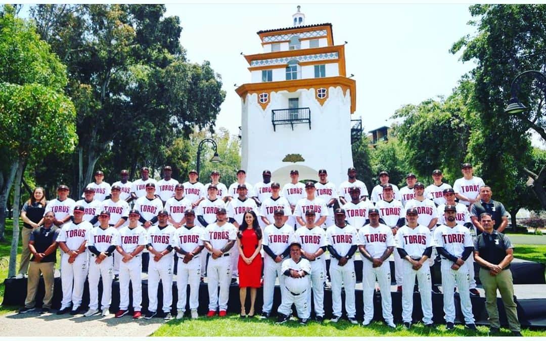 のインスタグラム：「My team !!! @torosdetijuana  Comienza la segunda vuelta a trabajar!!!!!」