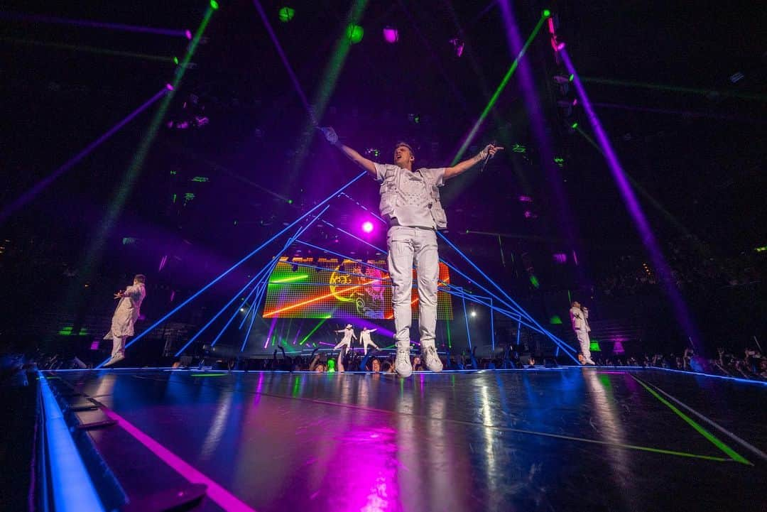 backstreetboysさんのインスタグラム写真 - (backstreetboysInstagram)「A lovely night in Zurich 🤘🏻🖤 #BSBSUI #DNAWorldTour」6月22日 8時01分 - backstreetboys