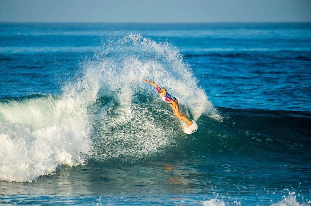 BILLABONG WOMENSさんのインスタグラム写真 - (BILLABONG WOMENSInstagram)「@macyjanecallaghan making moves at the #OiRioPro. Tune in on @wsl for to watch her live tomorrow morning 📸@badboyryry_」6月22日 9時33分 - billabongwomens