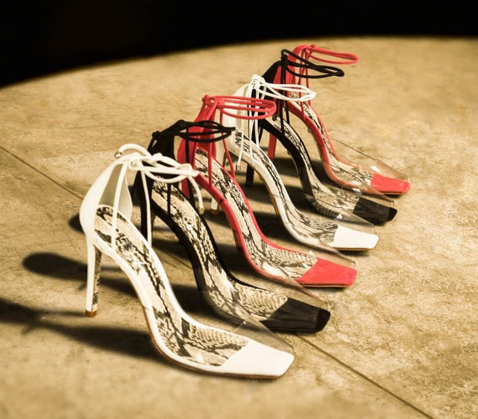 Schutzのインスタグラム：「Friday Night | Powerfull Night 💛 #schutzresort #highheels」