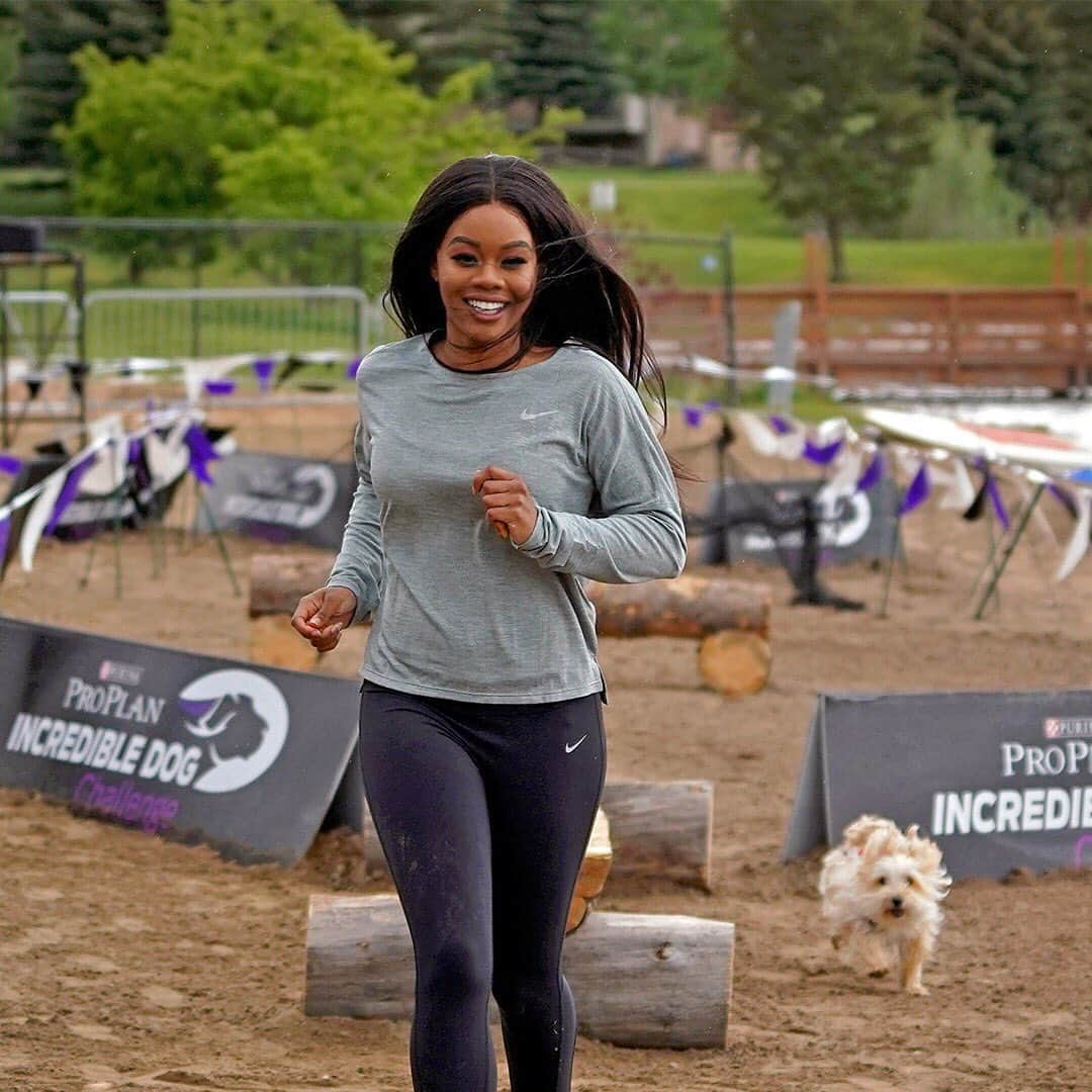 ガブリエル・ダグラスさんのインスタグラム写真 - (ガブリエル・ダグラスInstagram)「chandler and i are flying high out at the @ProPlan #IncredibleDog Challenge today! i’ve got to say, it takes A LOT of dedication to pull off some of the performances we’re seeing here today. go to ProPlan.com/Incredible to see when it will be on TV in your city. #Ad」6月22日 9時59分 - gabbycvdouglas