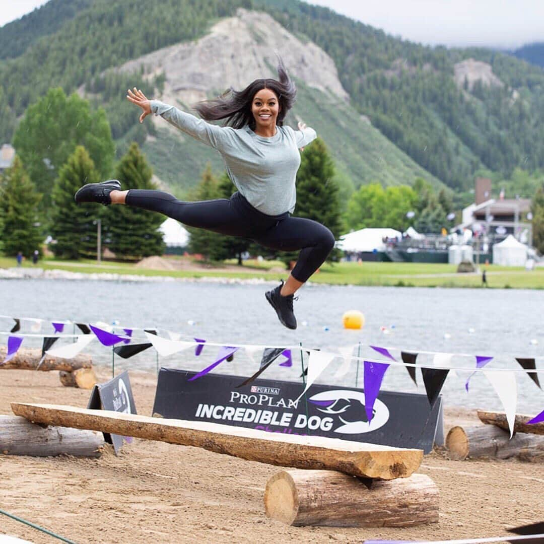 ガブリエル・ダグラスさんのインスタグラム写真 - (ガブリエル・ダグラスInstagram)「chandler and i are flying high out at the @ProPlan #IncredibleDog Challenge today! i’ve got to say, it takes A LOT of dedication to pull off some of the performances we’re seeing here today. go to ProPlan.com/Incredible to see when it will be on TV in your city. #Ad」6月22日 9時59分 - gabbycvdouglas