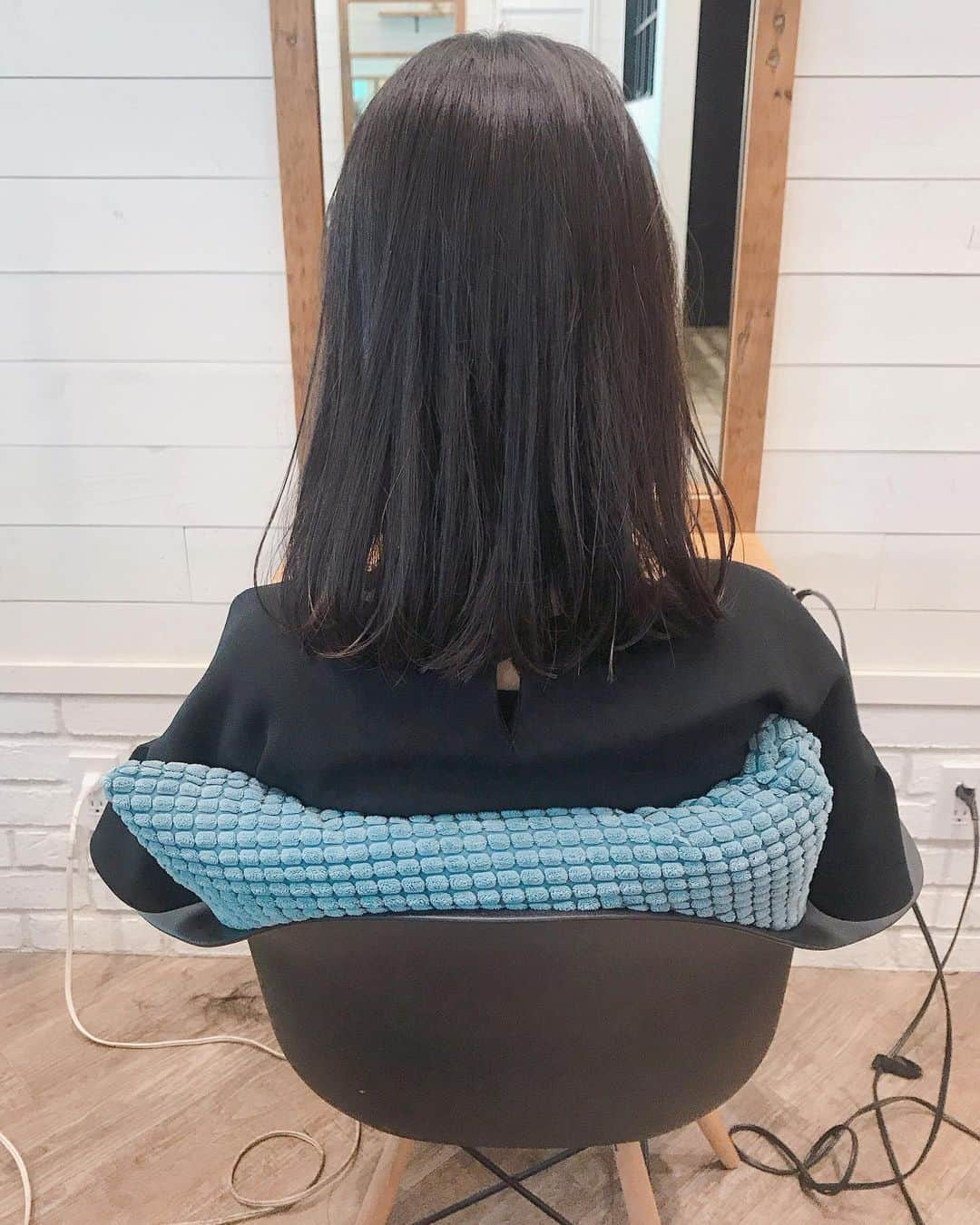 金子真由美さんのインスタグラム写真 - (金子真由美Instagram)「* hair cut * 結婚式を終えられた花嫁様👰 バッサリカット♡ →before medium hair♡ * #かねこアレンジ #美容師 #ヘアカット #イメチェンカット #ばっさりカット #ボブ #卒業花嫁 #卒花」6月22日 10時00分 - kanekomayumi12