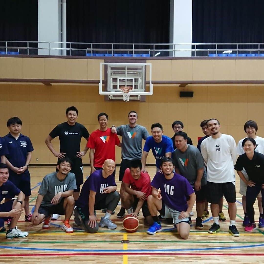 阿部友和さんのインスタグラム写真 - (阿部友和Instagram)「Watch&c pro camp in Fukuokaも無事終了しました！沖縄と福岡と楽しいcampになった🎶 沢山の方のサポートがあって選手達は練習に専念できました。本当にありがとうございました😊 今シーズンもバスケ大好きな気持ちをコートにぶつけていこうと思います。 #watchandc #watchandcprocamp2019 #福岡 #さとし誕生日おめでとう34歳」6月22日 10時09分 - tomokazu_abe