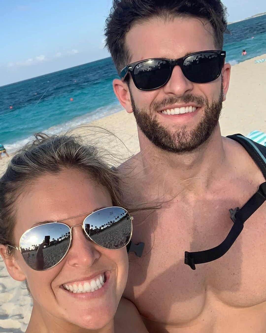 E! Onlineさんのインスタグラム写真 - (E! OnlineInstagram)「#TheBachelorette's Jed allegedly wrote a love letter to his ex-girlfriend right before the show: "You know where my heart will be." Link in bio for the details on their relationship that was still going strong as he joined the cast. (📷: Haley Stevens)」6月22日 10時22分 - enews
